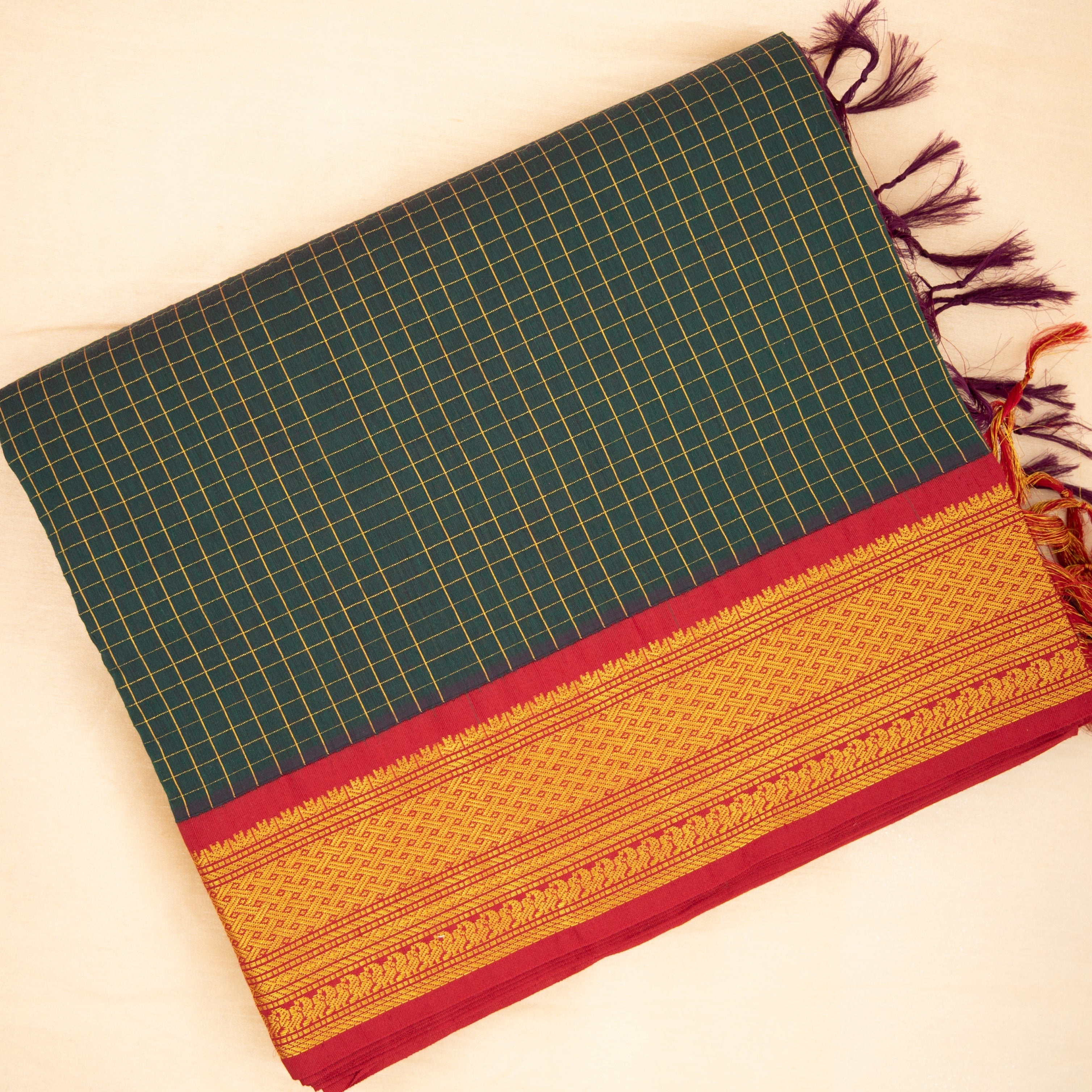 Aparajitha - Checked Kalyani Cotton Saree