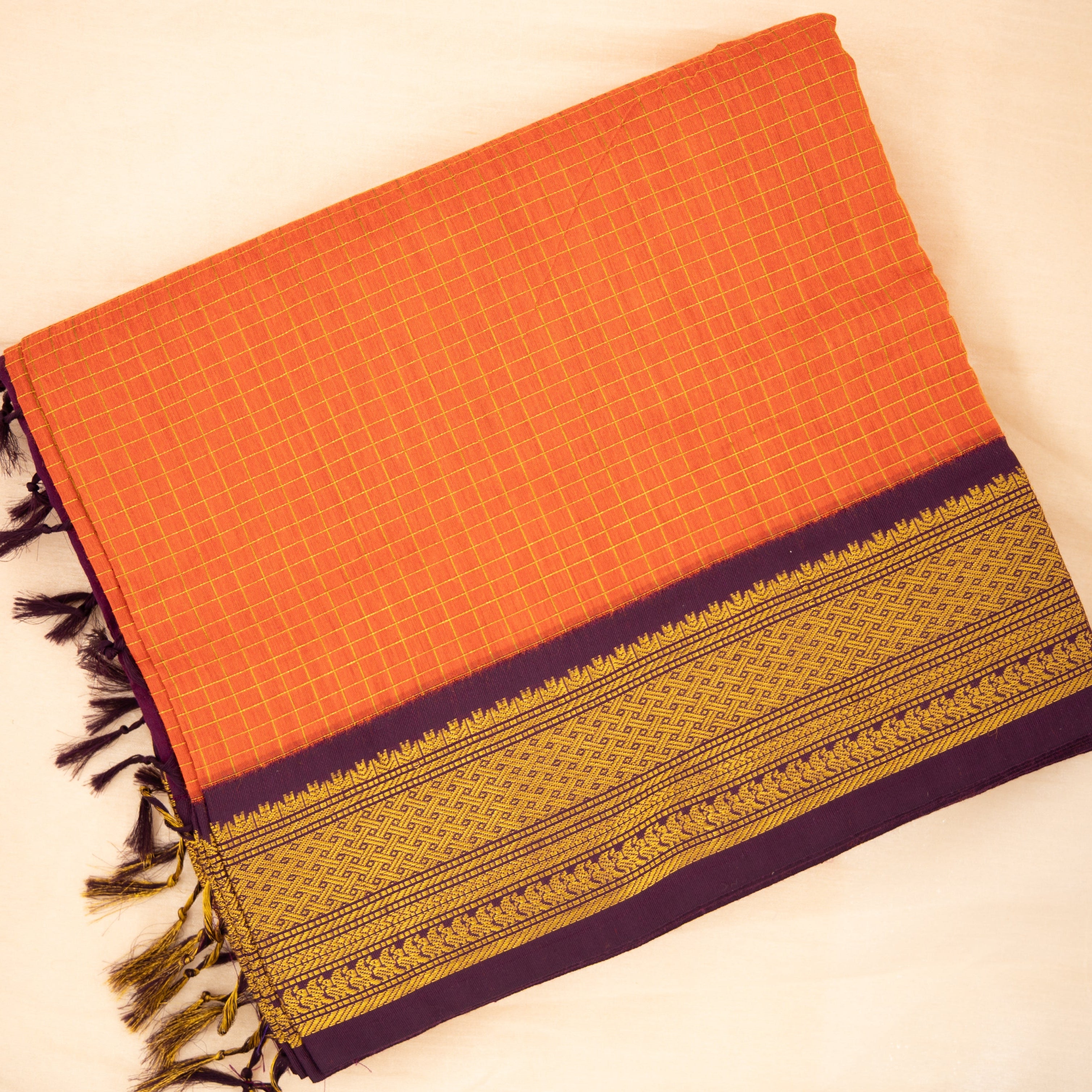 Ushe - Checked Kalyani Cotton Saree