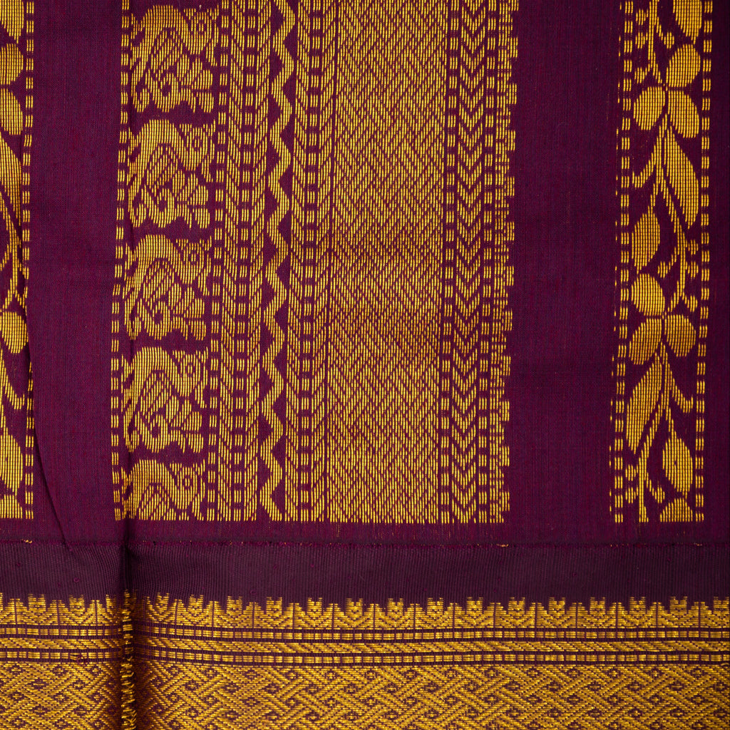 Varuni - Checked Kalyani Cotton Saree