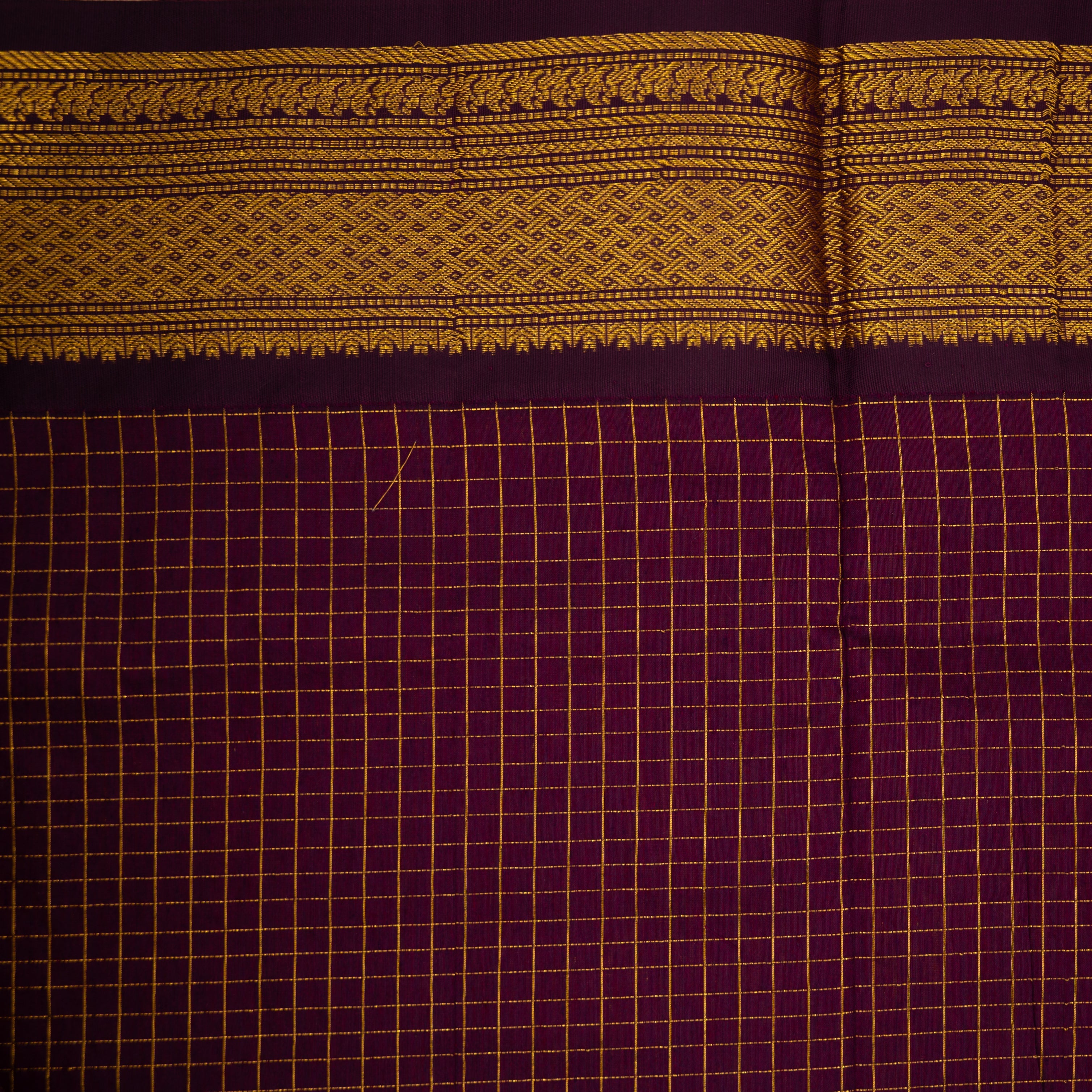 Varuni - Checked Kalyani Cotton Saree